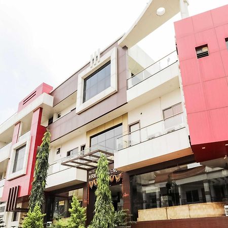 Super Townhouse Lalghati Near Airport ボーパール エクステリア 写真