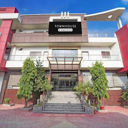 Super Townhouse Lalghati Near Airport ボーパール エクステリア 写真