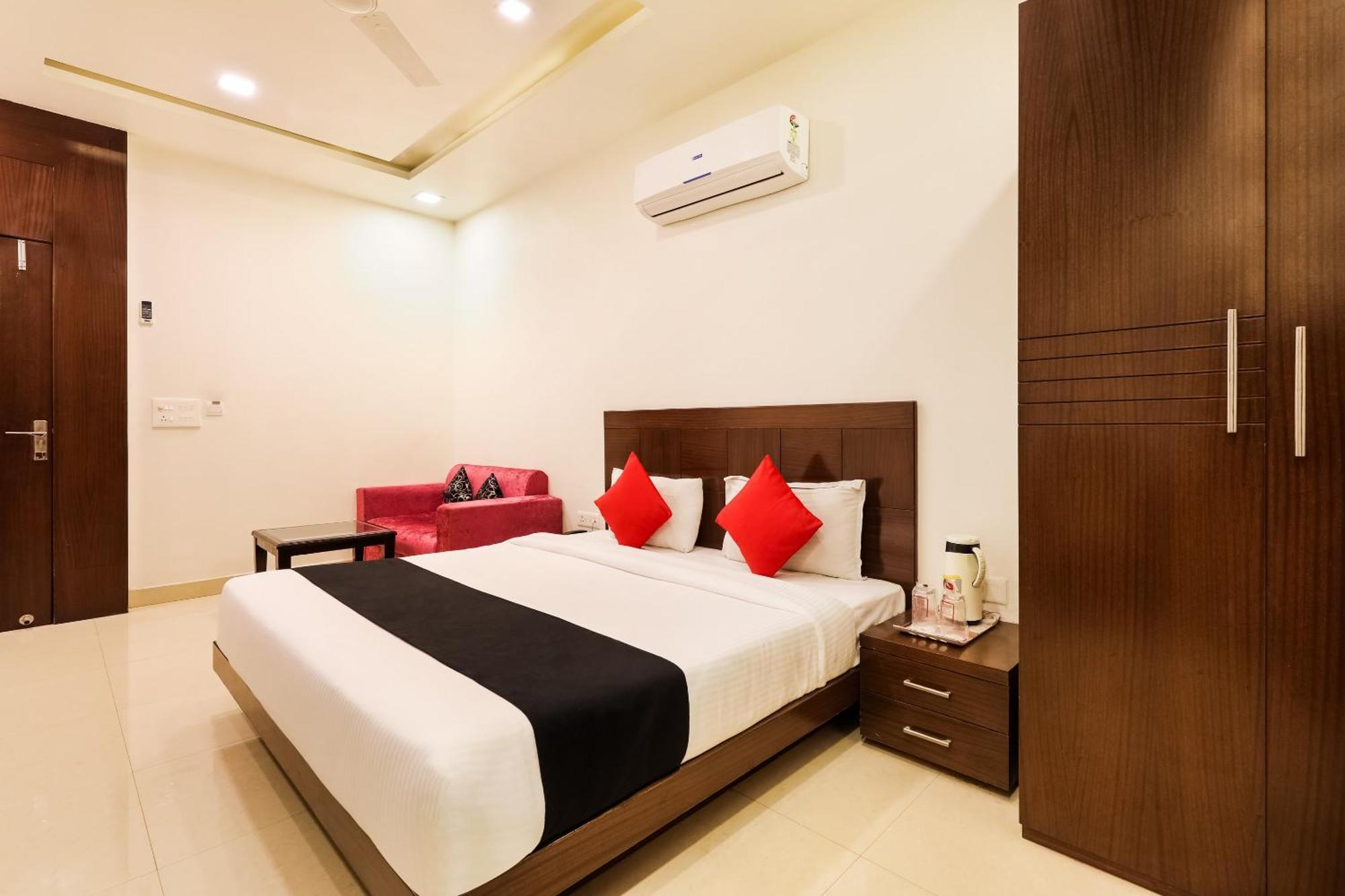 Super Townhouse Lalghati Near Airport ボーパール エクステリア 写真