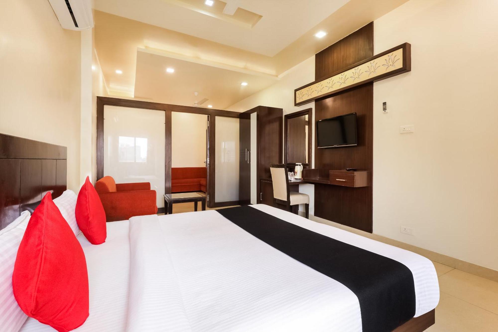 Super Townhouse Lalghati Near Airport ボーパール エクステリア 写真