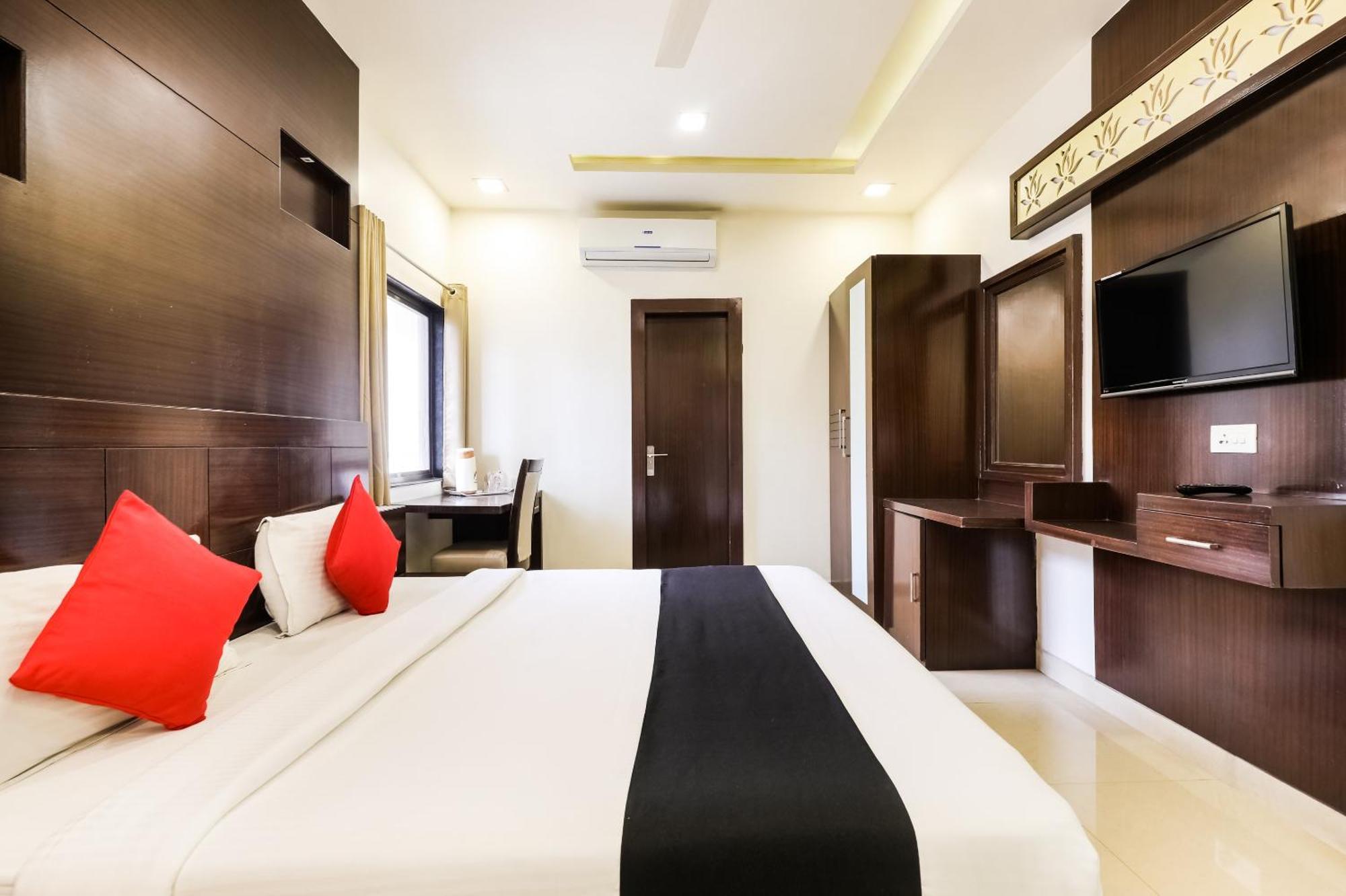 Super Townhouse Lalghati Near Airport ボーパール エクステリア 写真