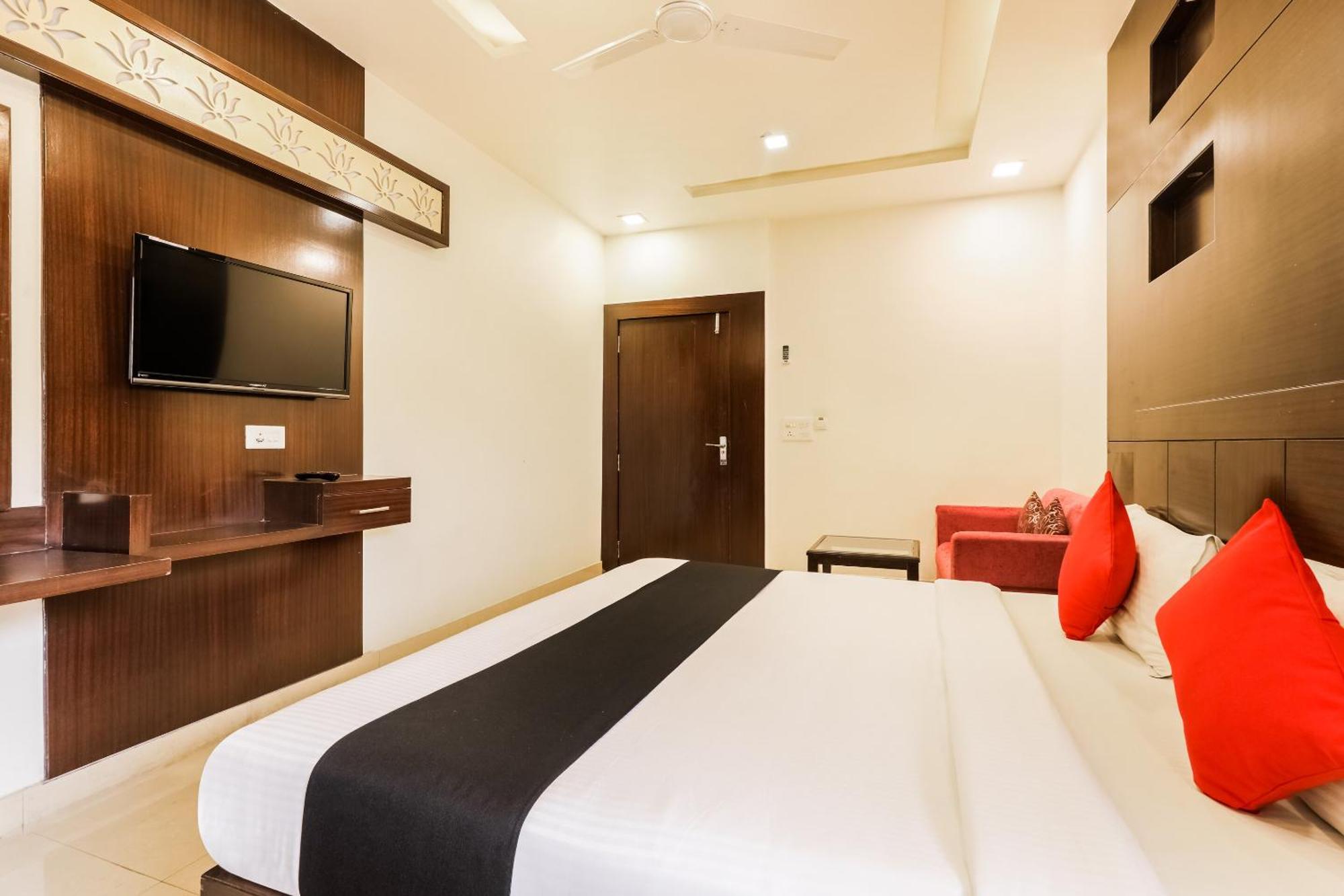 Super Townhouse Lalghati Near Airport ボーパール エクステリア 写真