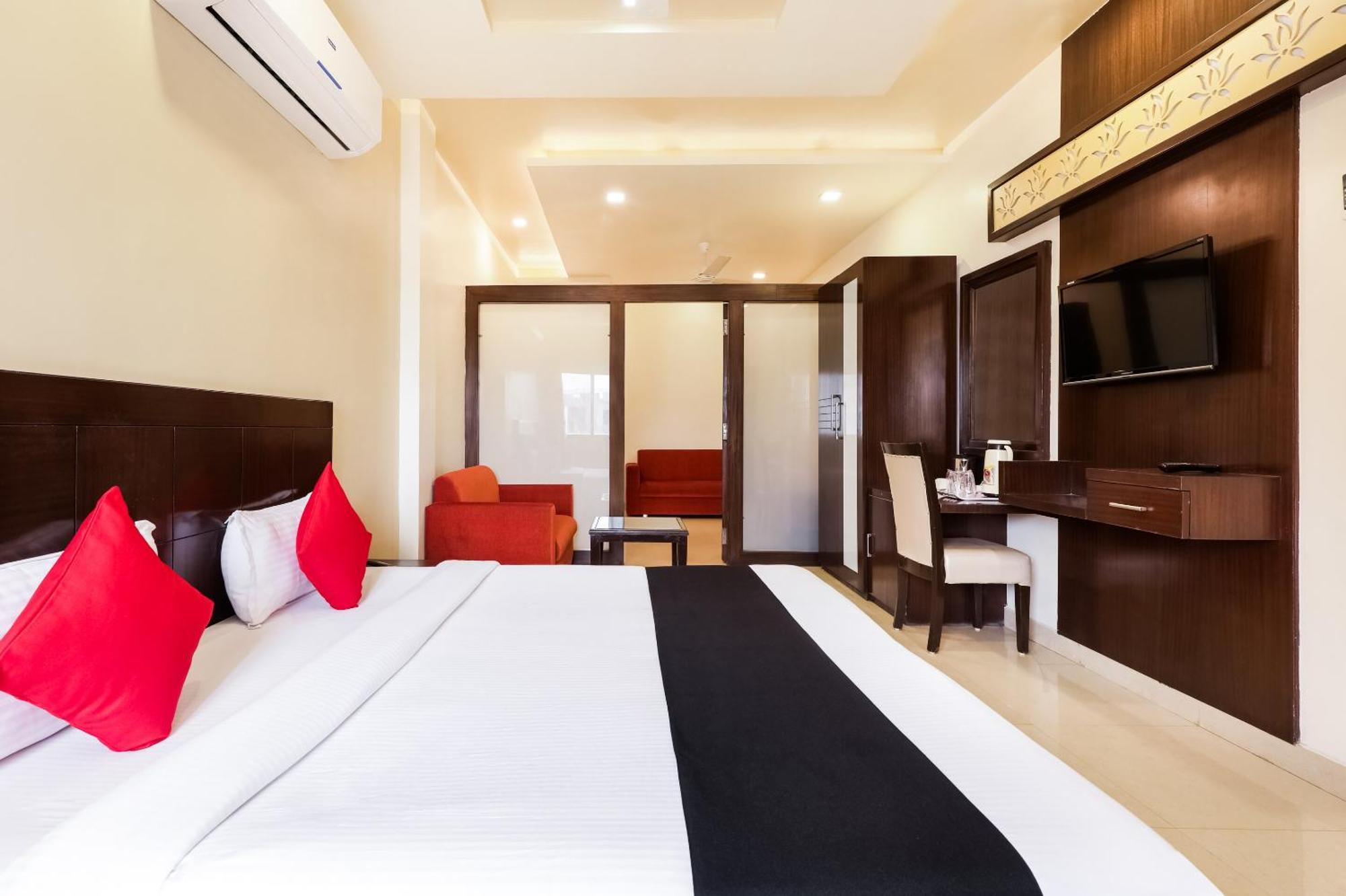 Super Townhouse Lalghati Near Airport ボーパール エクステリア 写真