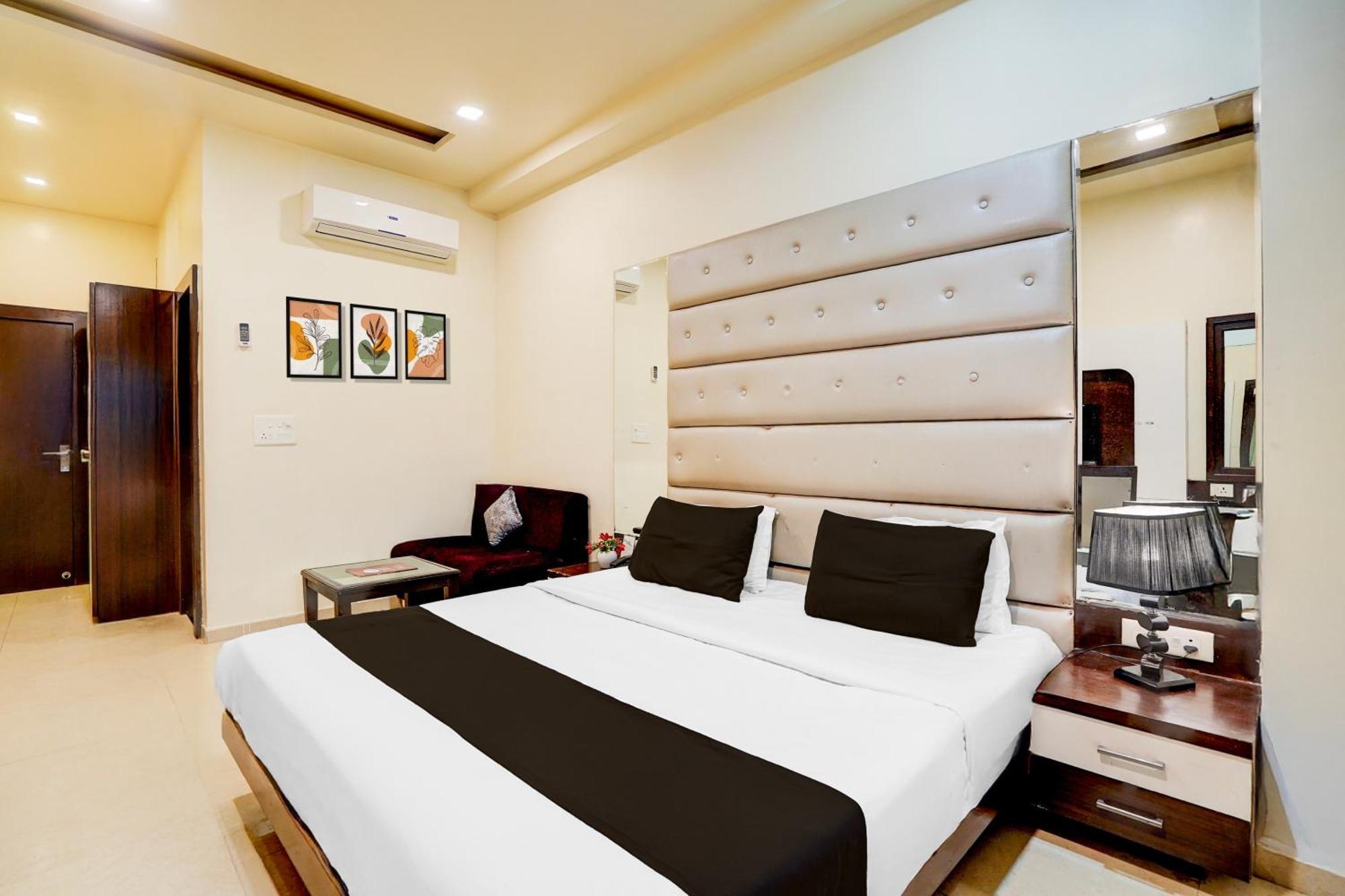 Super Townhouse Lalghati Near Airport ボーパール エクステリア 写真