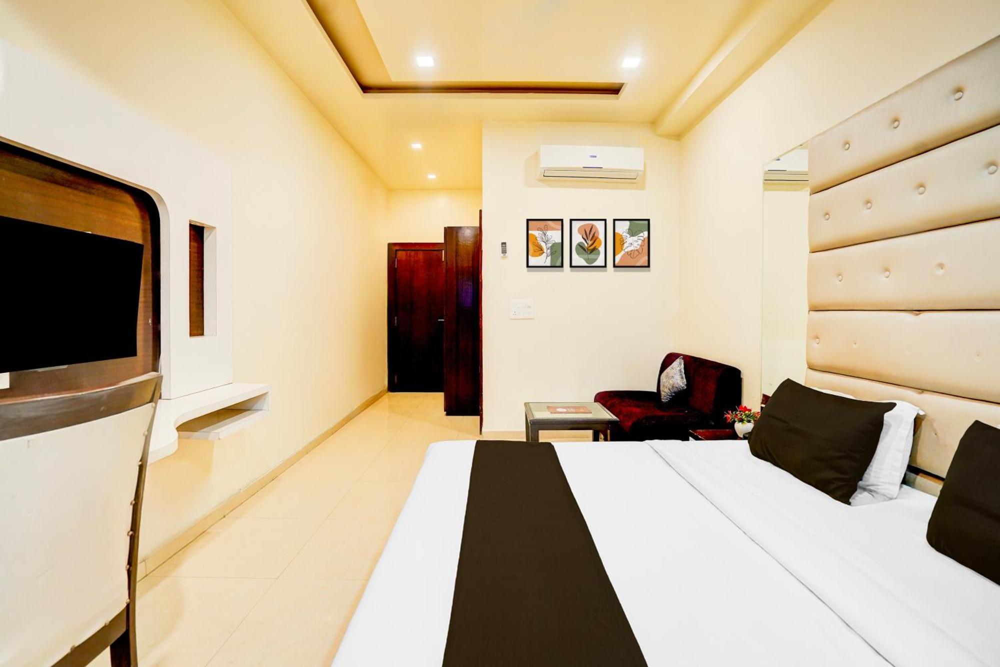 Super Townhouse Lalghati Near Airport ボーパール エクステリア 写真