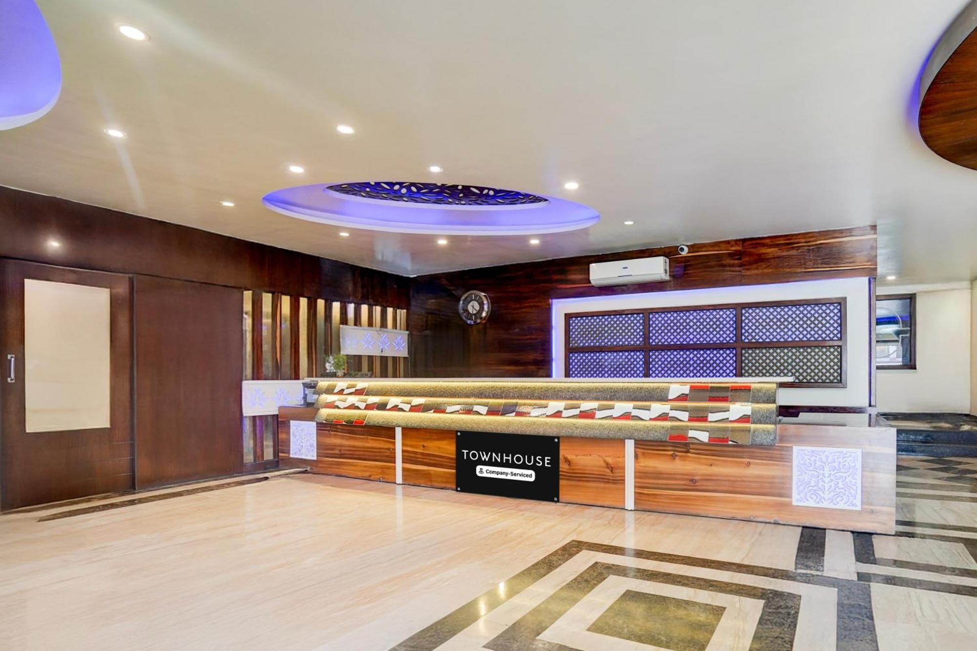 Super Townhouse Lalghati Near Airport ボーパール エクステリア 写真