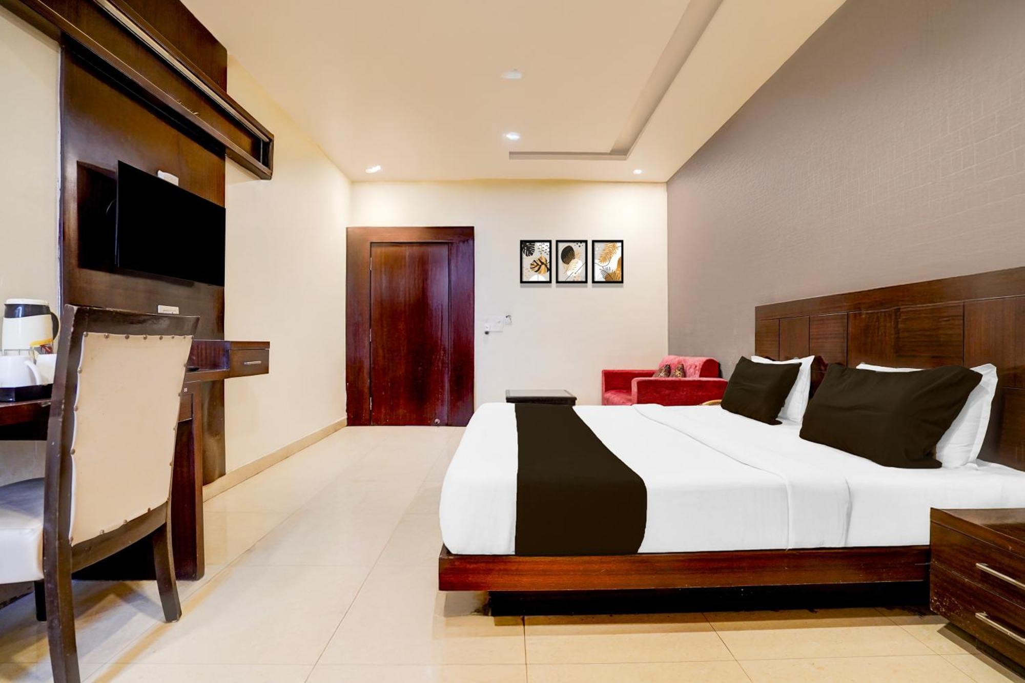 Super Townhouse Lalghati Near Airport ボーパール エクステリア 写真