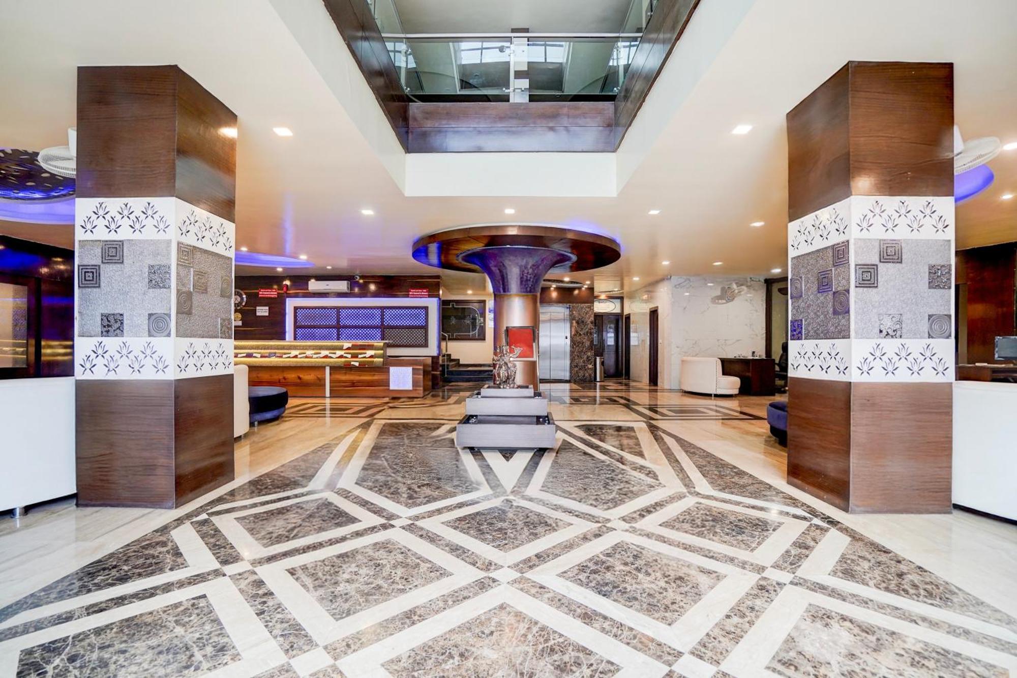 Super Townhouse Lalghati Near Airport ボーパール エクステリア 写真