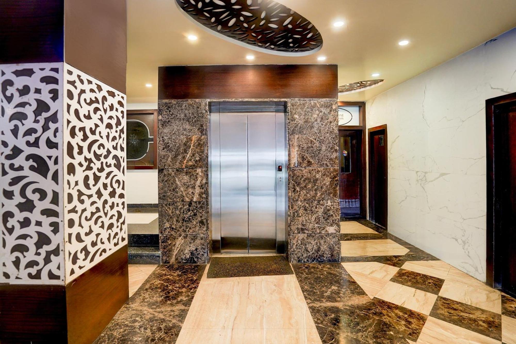 Super Townhouse Lalghati Near Airport ボーパール エクステリア 写真