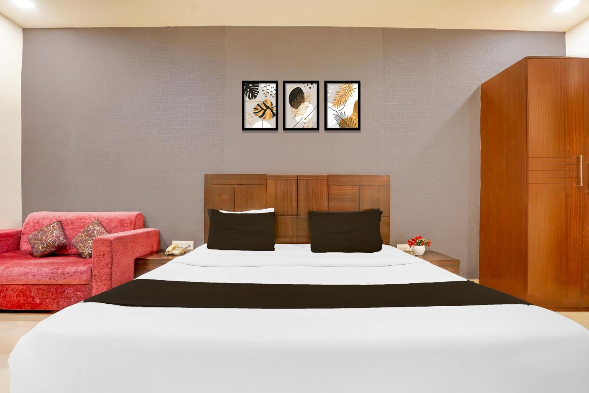 Super Townhouse Lalghati Near Airport ボーパール エクステリア 写真