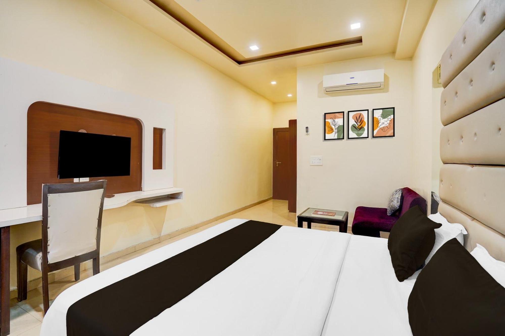 Super Townhouse Lalghati Near Airport ボーパール エクステリア 写真