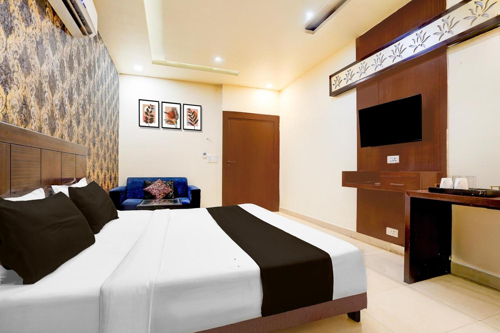 Super Townhouse Lalghati Near Airport ボーパール エクステリア 写真